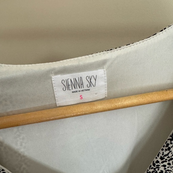 Sienna Sky dress - Picture 2 of 2